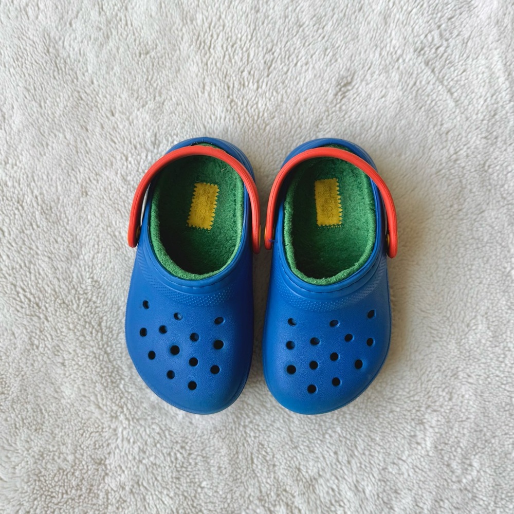 Crocs Kids Classic Lined Clog (Toddler) in Blue Bolt